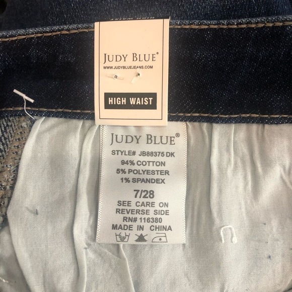 Judy Blue NWT High Rise Straight Cropped Jean Size 28 Dark Blue - Picture 9 of 10